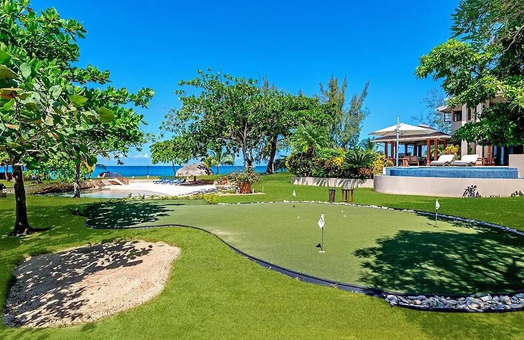 Fortlands Point Villa Beachfront Luxury Retreat-1