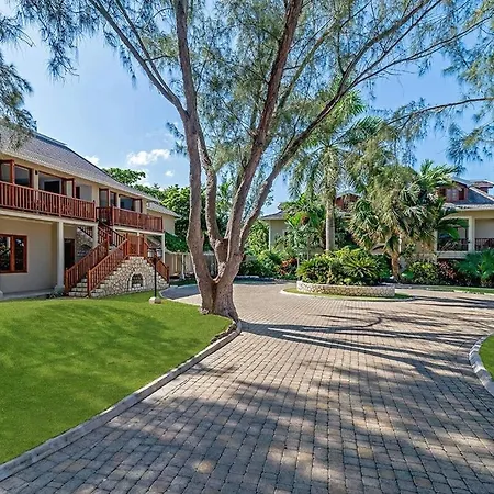 Fortlands Point Villa Beachfront Luxury Retreat-2