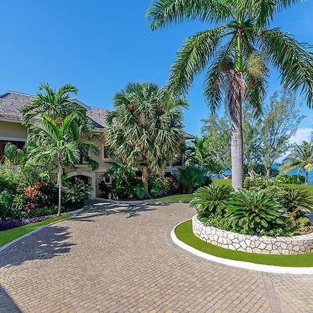 Fortlands Point Villa Beachfront Luxury Retreat-3